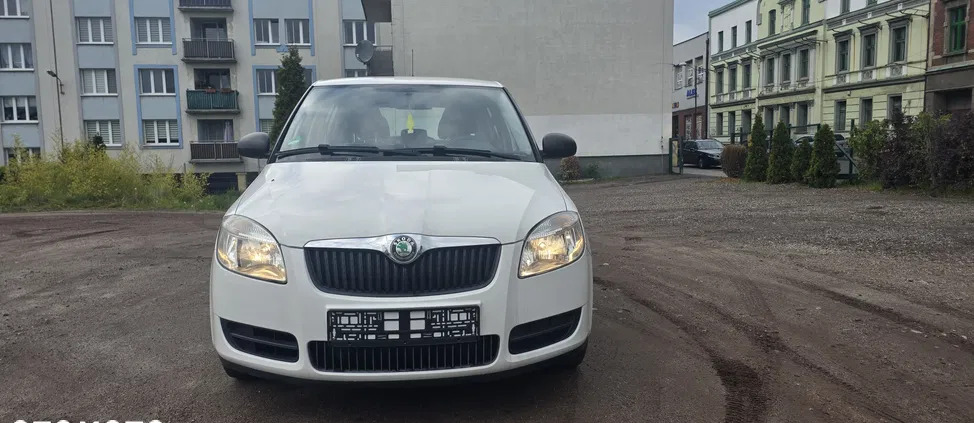 śląskie Skoda Fabia cena 14900 przebieg: 180500, rok produkcji 2009 z Narol